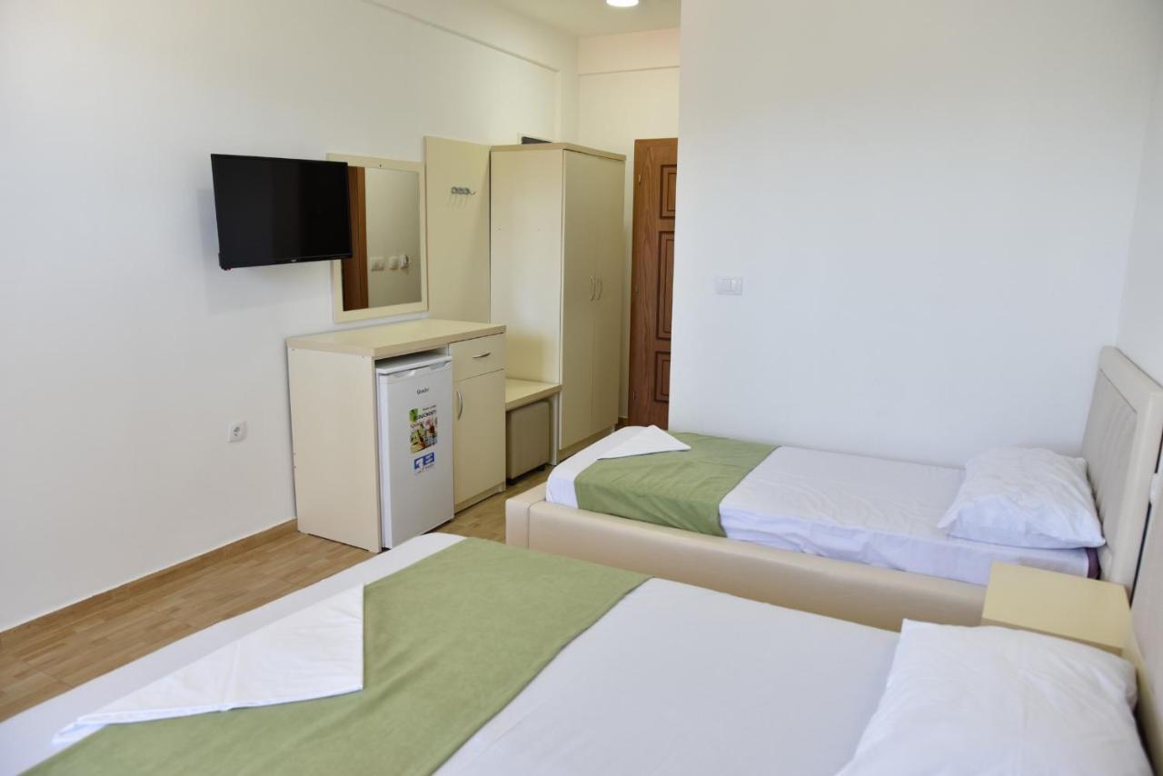 Apartments Fati & Flori Улцин Екстериор снимка