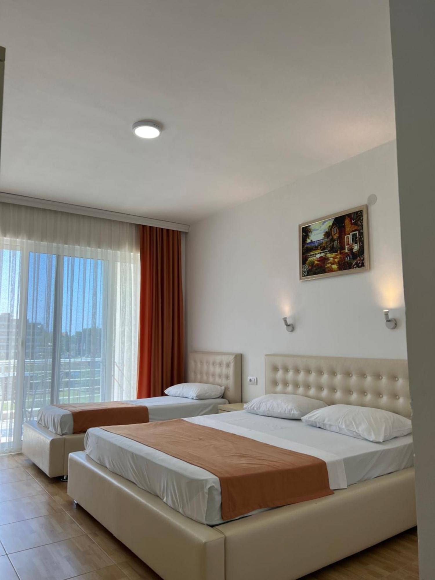 Apartments Fati & Flori Улцин Екстериор снимка