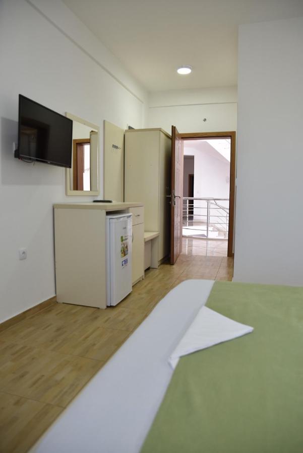 Apartments Fati & Flori Улцин Екстериор снимка