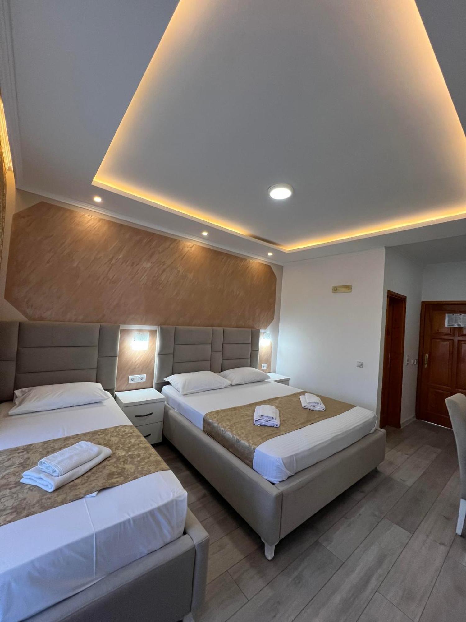 Apartments Fati & Flori Улцин Екстериор снимка